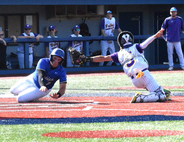Huskies run ends in Div. V regional final